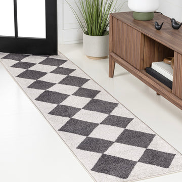 Draper Classic Geometric Diamond Pattern Area Rug
